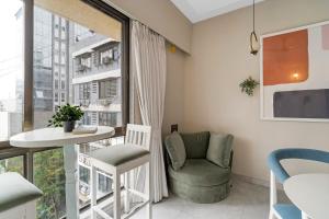 Mezzo Pvt 3BHK in Bandra by Square One Stays