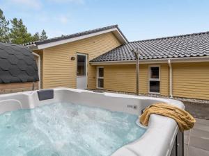 Holiday Home Tammes - 1km from the sea by Interhome