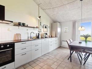 Apartment Eydis - 150m from the sea by Interhome