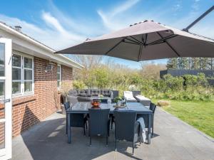 Holiday Home Svenn - 400m from the sea by Interhome