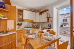 Kirribilli House - Central Nago Torbole with Mountain View - Happy Rentals