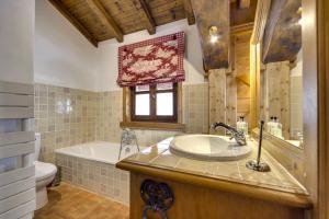 Nepenthe - beautiful ski-in ski-out 3 bed in exclusive location in Val dIsere