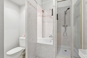 Modern Paris 2BR Apartment-Central Stay with Netflix