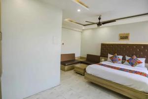 FabHotel Backstreet, Bhopal Railway Station