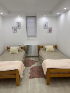 Diamond rooms