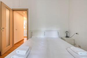 Xenia Milano - 3 rooms apt in Via Broggi 15