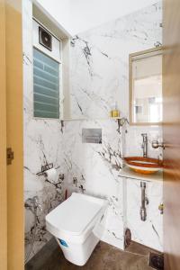 Anya 2BHK near BKC by Square One Stays