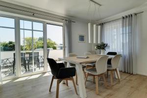 Haus Sorgenfrei, 900 m vom Strand entfernt, zentral gelegen, perfekt für Familien & Freunde, drei Schlafzimmer