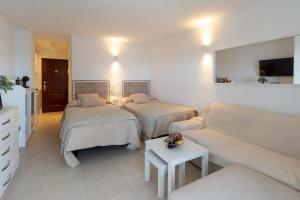 Comodoro 8 - Studio