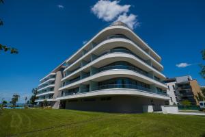 MyFlat Wave Azure Apartment