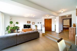 Exclusive Apartments Supetarska Draga with Free Boat Perth & Swimming Pool