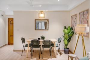 Stella 3BHK in Khar by SquareOne Stays