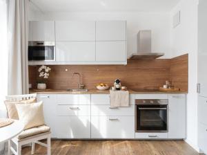 Golden Apartments Warsaw - Large & Stylish, Metro Nearby Grzybowska 85-5