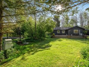 Holiday Home Eine - from the sea by Interhome