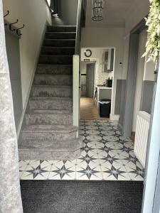 Detached House Sleeps 5 with Garden and Parking