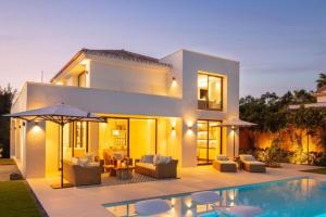Luxurious 7-Bedroom Holiday House with Private Pool in Palma
