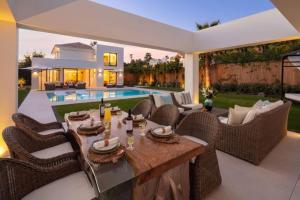 Luxurious 7-Bedroom Holiday House with Private Pool in Palma
