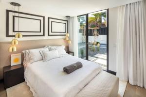 Luxurious 7-Bedroom Holiday House with Private Pool in Palma