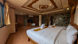 Tiger Complex Hotel and Restaurant