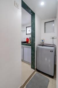 Glass House 1BHK in Khar W by Square One Stays