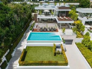 Luxurious 7-Bedroom Holiday House in Llucmajor, Mallorca