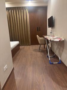 Studio Apartment in Omaxe ITC near Expo Center