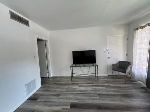 Lake Eola view 1 bedroom Thornton Park