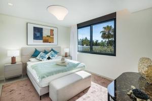 Luxurious 6-Bedroom House with Private Pool in Alicante