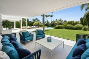 Luxurious 6-Bedroom House with Private Pool in Alicante