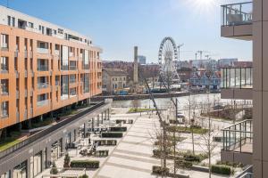 Brabank Riverside Premium Suites & Free Parking by Downtown Apartments