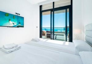 Sunny Sea View Sunset Drive by Terreta Rentals