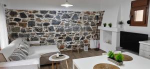 Antonis House Makri