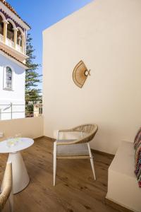 CF Stay, premium Old Town Living under the Castle!