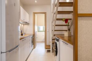 CF Stay, premium Old Town Living under the Castle!