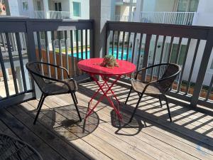 202, Ocean Side, Patio, Laundry, Desk