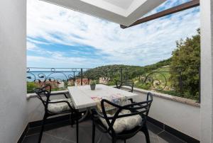 Apartment Tomić 3 Makarska