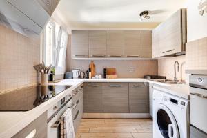 Oxford Circus Chic 2BR Apartment