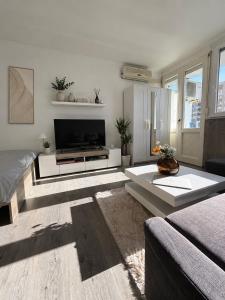 Bright Scandinavian Apartment & Balcony