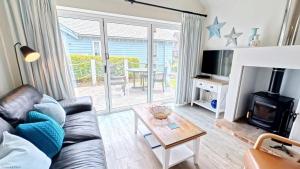 Trinity House - Part of the The Bay Filey Holiday Village with pool, gym and direct beach access, pub, restaurant, tennis and meadows walks