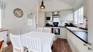 Trinity House - Part of the The Bay Filey Holiday Village with pool, gym and direct beach access, pub, restaurant, tennis and meadows walks