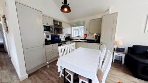 Trinity House - Part of the The Bay Filey Holiday Village with pool, gym and direct beach access, pub, restaurant, tennis and meadows walks
