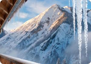 Chalet Broski - Spacious Chalet with Hot Tub, Sauna & BBQ