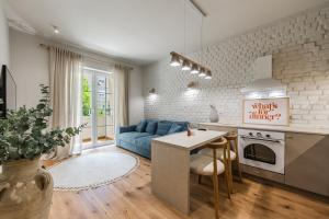 The Homey Flat Stylish 2BR City Apartment by PikHost