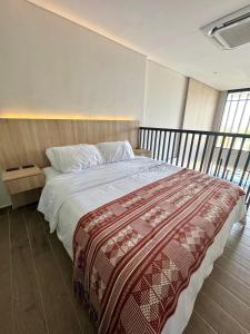 Elegant Loft - Rooftop Pool - Old City