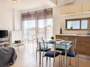 Irianas Apartments in Center