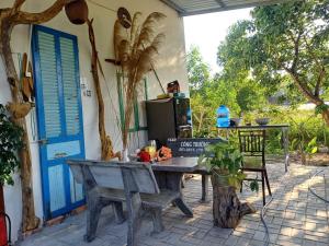 Tropical Lodge Lucky Home