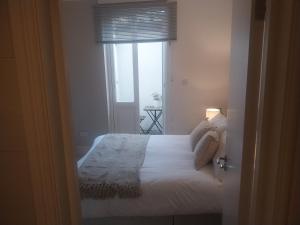 Ensuite Bedroom in Modern Flat