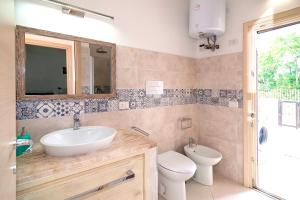 Mediterranean Sea Shell Pool House img11