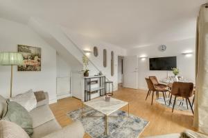 Luxelet St Giles Residence