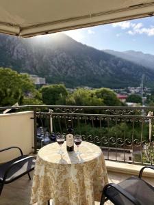 Apartment Sofia - Modern 2-Bedroom Retreat Near Kotor Old Town